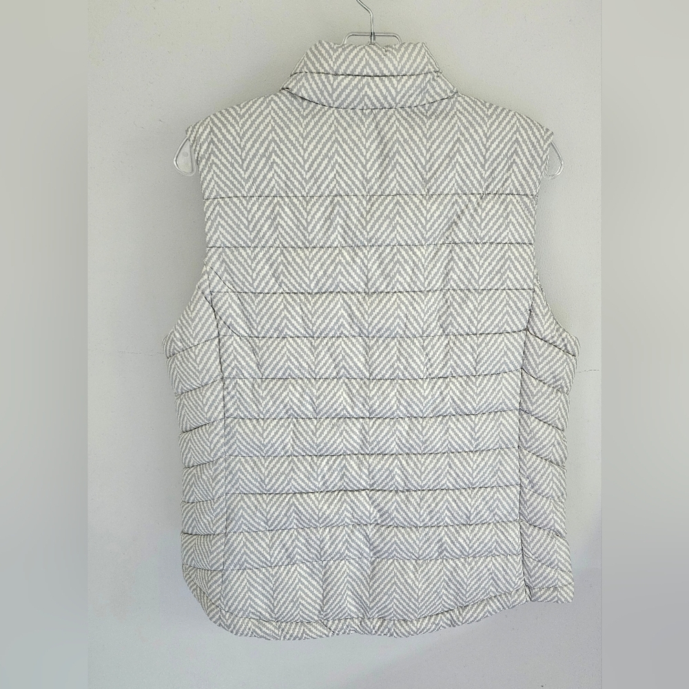 GAP Gray Puffer Vest Chevron Pattern - Picture 3 of 5